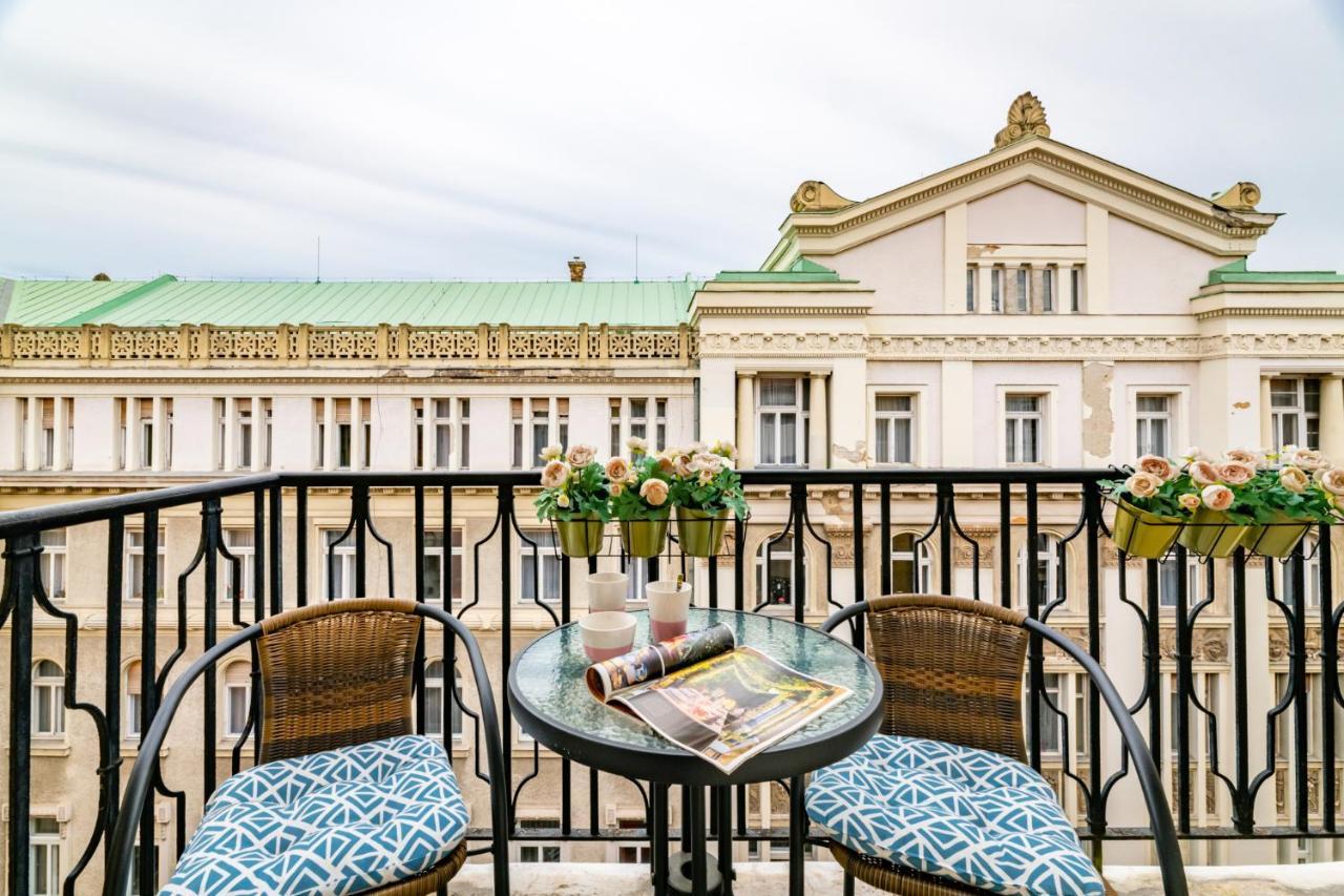 Katie'S Home Parliament Budapest Exterior photo